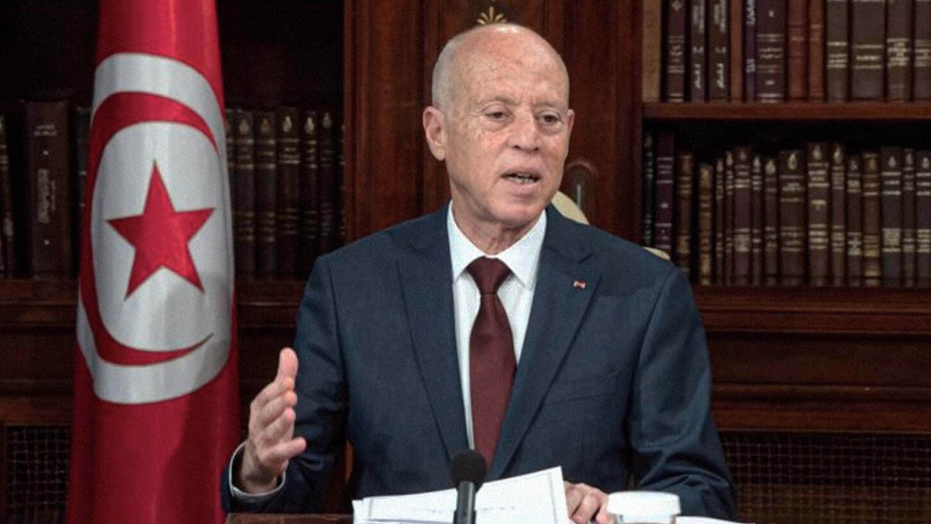صورة سعيّد يعتذر من الفاسدين ويتعهد بإطلاق سراحهم حال الانتهاء من حملة الاعتقالات وتصفية المعارضة