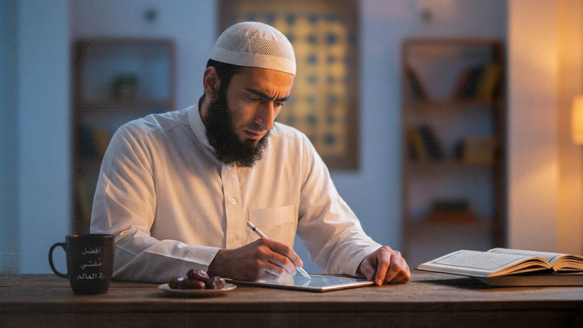 صورة فتاوى الحدود: هل يجوز للمسلم ترك الناس وشأنهم؟ ولو للحظة؟