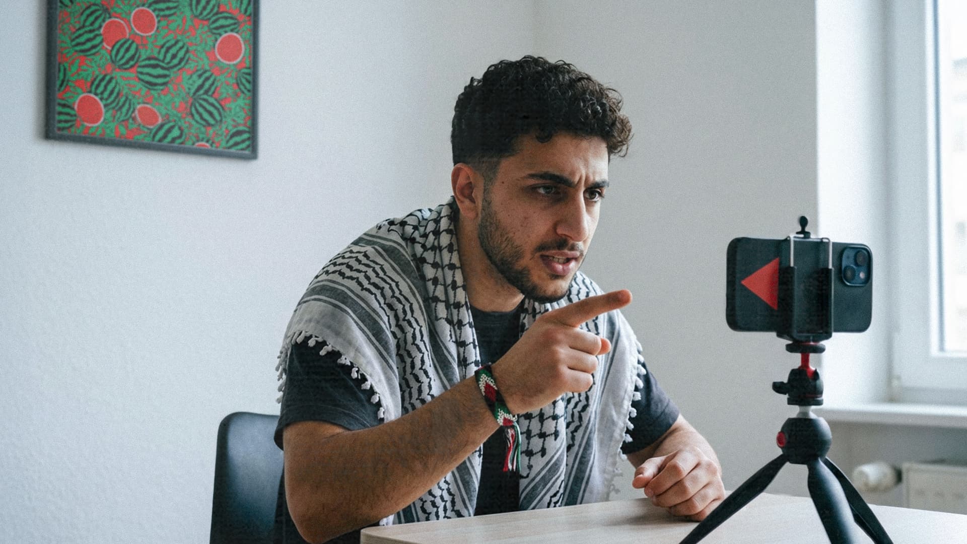 صورة ناشط غلوبال ساوث يدعو لإطلاق محور مقاومة لا يتمحور حول إيران