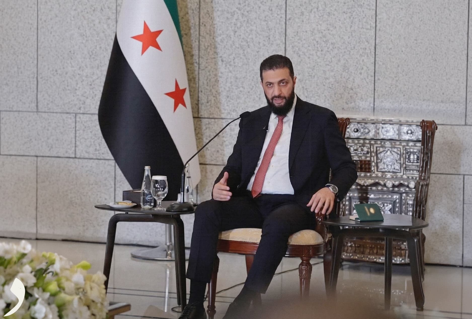 صورة الشرع يدين محاولات المواطنين المتكررة لمعرفة ما يجري