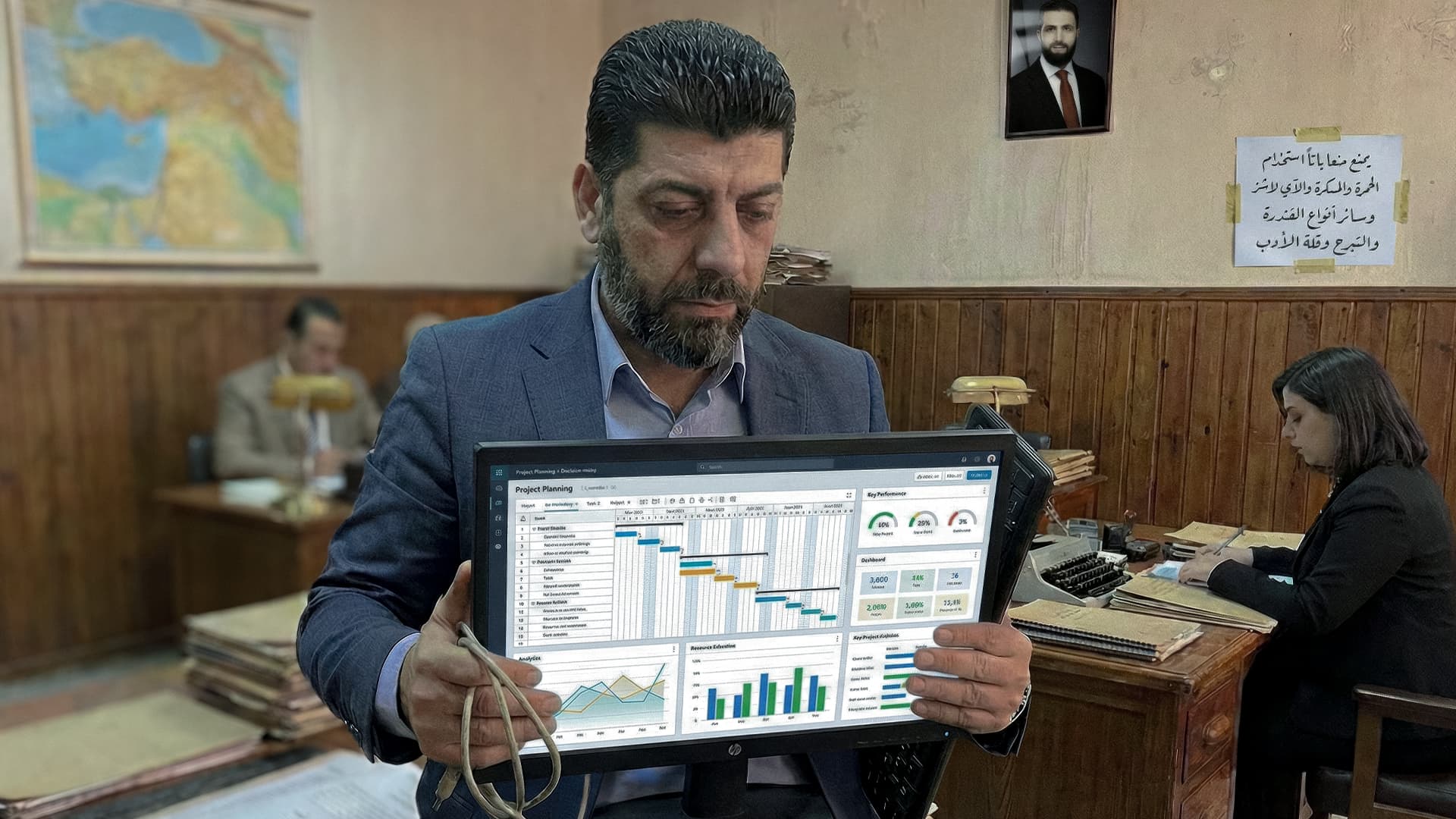 صورة محافظ اللاذقية يحظر على الدوائر الرسمية استخدام الأنصاب والأزلام