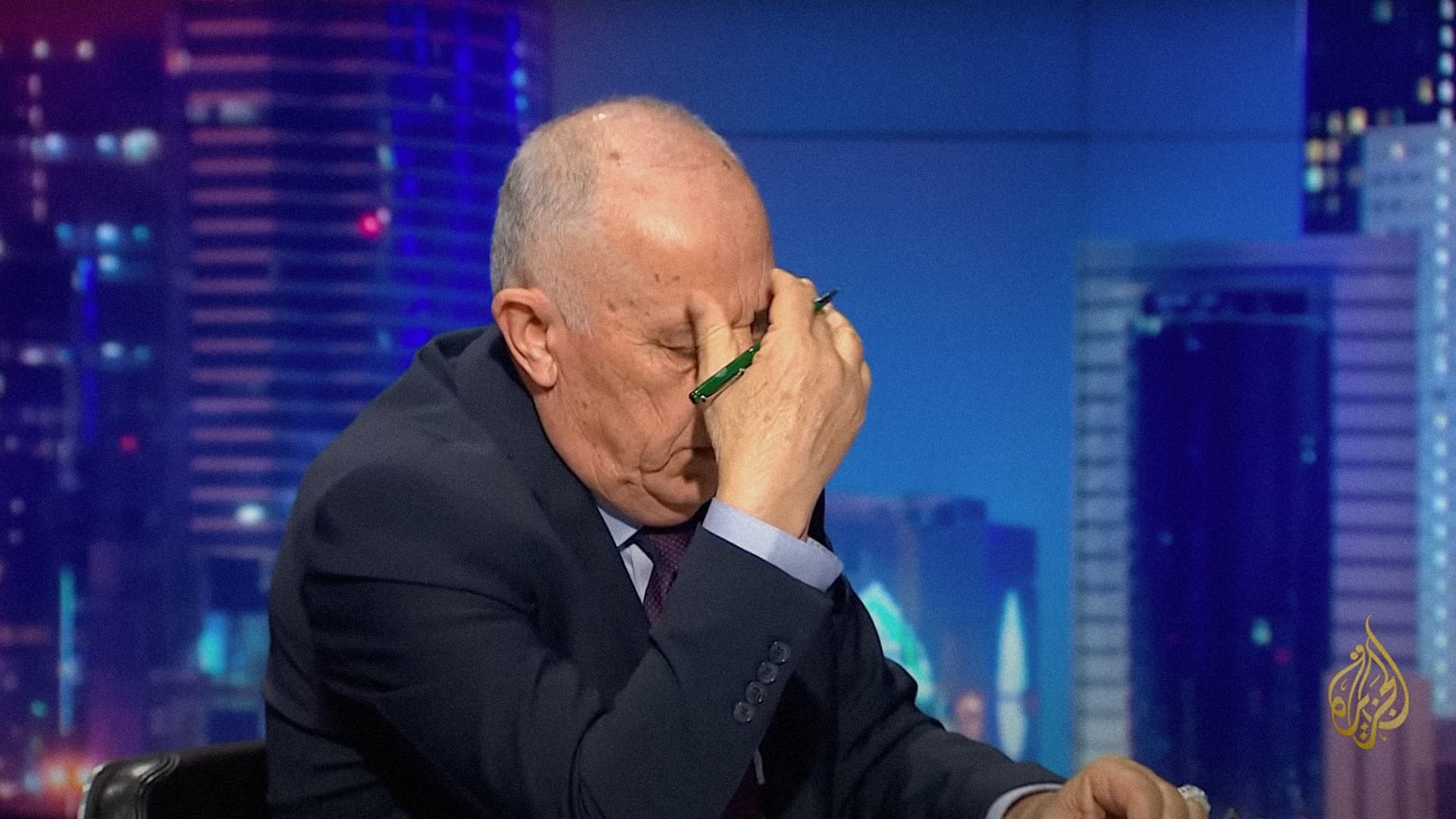 صورة بعد شعوره بالضيق من حلقة الاتجاه المعاكس: فايز الدويري يطالب بترقية حجزه الفندقي دعماً لصمود غزة